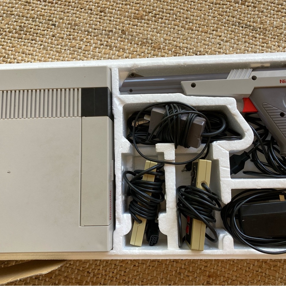 Vintage Nintendo NES Action Set with Games - Picture 2 of 11